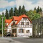 Preview: BUSCH 1907 H0 Verwittertes Wohnhaus 