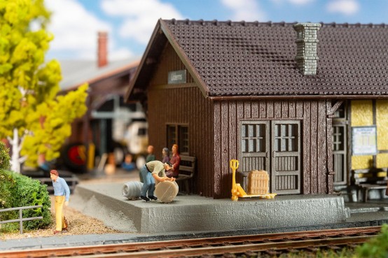 Preview: FALLER 110137 H0 Bahnhof Uderns 