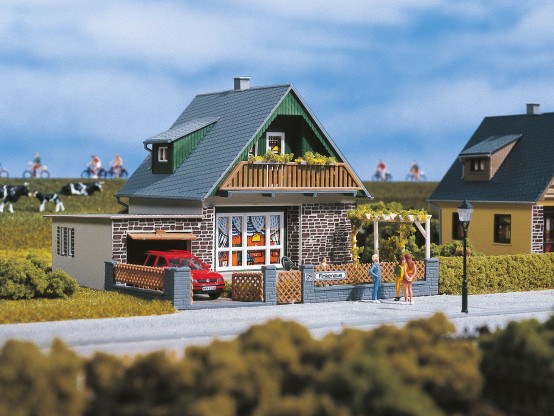 Auhagen 11387 H0 Haus Michaela 