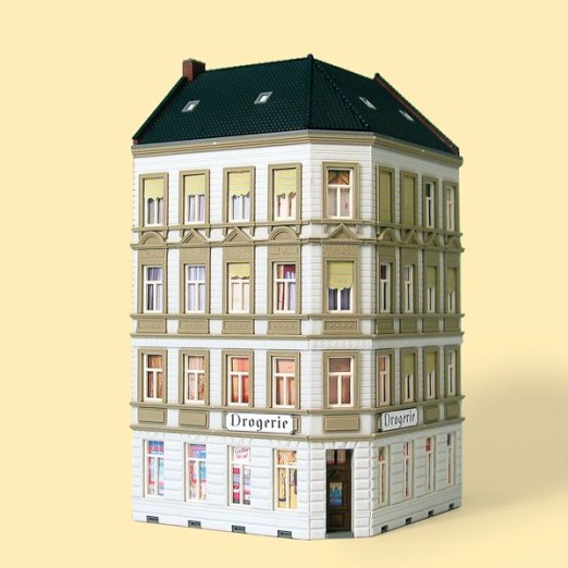 Preview: Auhagen 11398 H0 Eckhaus Schmidtstraße 25 