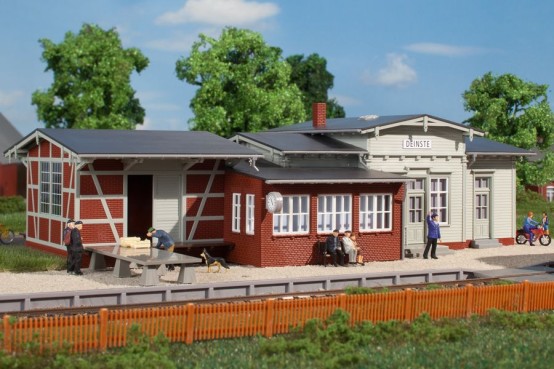 Preview: Auhagen 11448 H0 Bahnhof Deinste 