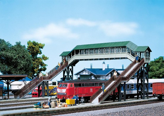 FALLER 120198 H0 Überdachte Fußgängerbrücke 