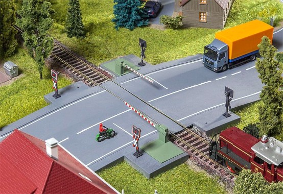 FALLER 120244 H0 Bahnschranke mit Antriebsteilen 