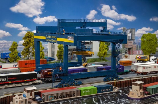 FALLER 120291 H0 Containerbrücke GVZ Hafen Nürnberg 