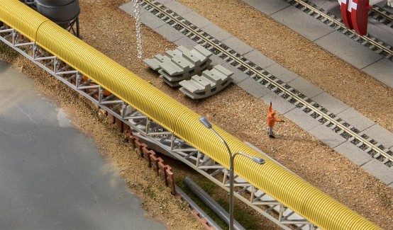 FALLER 130165 H0 Förderband mit Abdeckhaube 