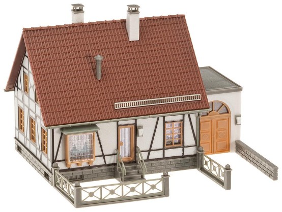 Preview: FALLER 130215 H0 Fachwerkhaus mit Garage 