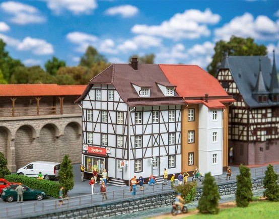 FALLER 130417 H0 Burg-Apotheke 