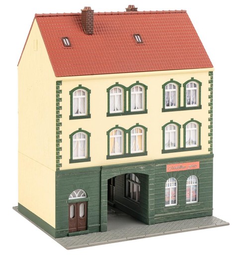 Preview: FALLER 130628 H0 Stadthaus mit Modellbaugeschäft 