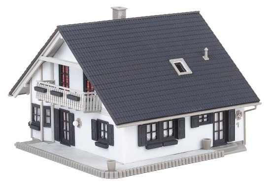 Preview: FALLER 130640 H0 Saniertes Einfamilienhaus 