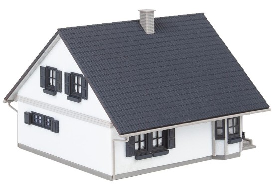Preview: FALLER 130640 H0 Saniertes Einfamilienhaus 