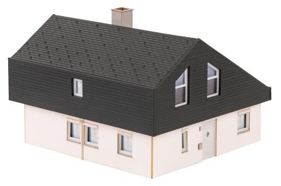 Preview: FALLER 130642 H0 Wohnhaus mit Plattendach 