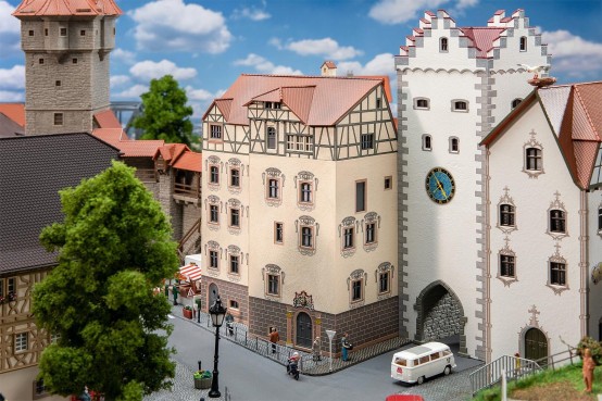 FALLER 130647 H0 Großes Stadthaus 