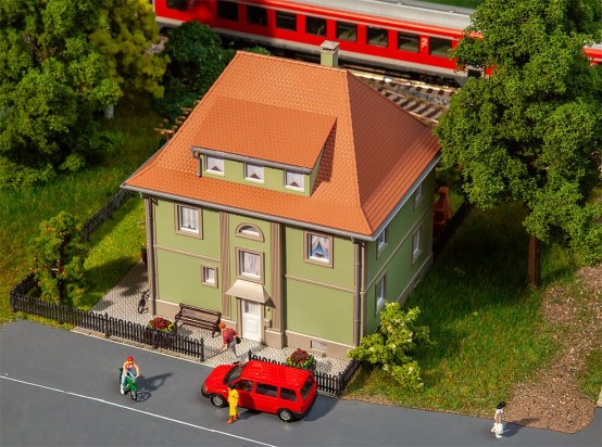 Preview: FALLER 130682 H0 Wohnhaus Kirchstraße 5 