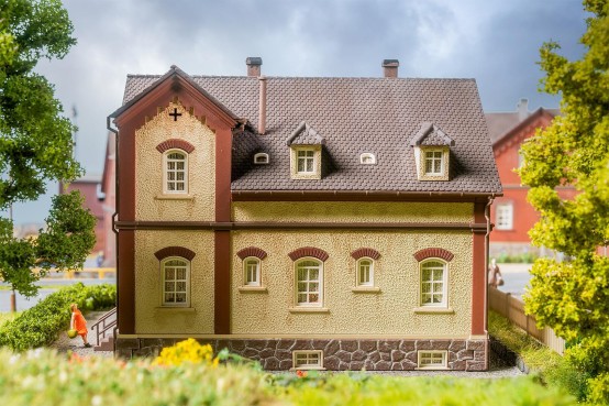 Preview: FALLER 130752 H0 Siedlungshaus Bergmannsplatz 1 