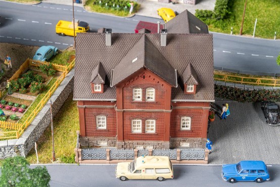 Preview: FALLER 130753 H0 Siedlungshaus Bergmannsplatz 2 