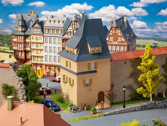 FALLER 130821 H0 Historisches Stadthaus 