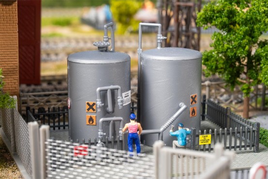 Preview: FALLER 131338 H0 2 Lagertanks 