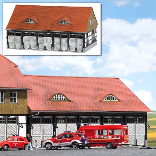 BUSCH 1451 H0 Fahrzeughalle Feuerwehr 