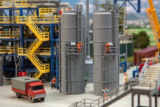 FALLER 180330 H0 Industrie-Hochtank 