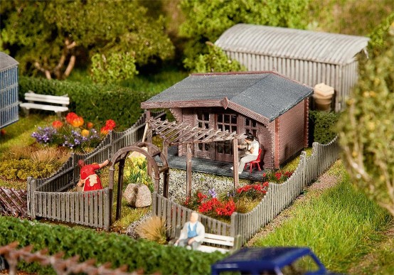 FALLER 180491 H0 Schrebergarten mit Gartenlaube 