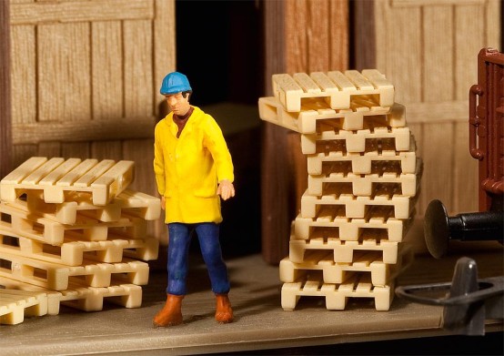 FALLER 180904 H0 12 Paletten 