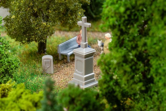 FALLER 180997 H0 Feldkreuz und Grenzstein 