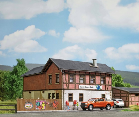 Preview: BUSCH 1904 H0 Altes Handwerkerhaus 