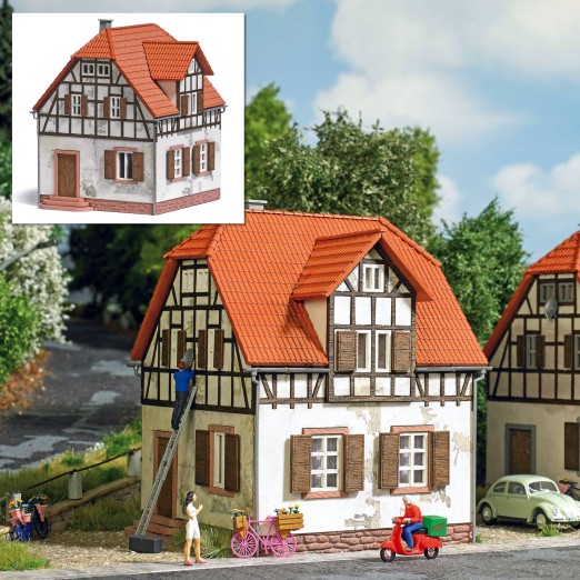 BUSCH 1906 H0 Altes Wohnhaus 