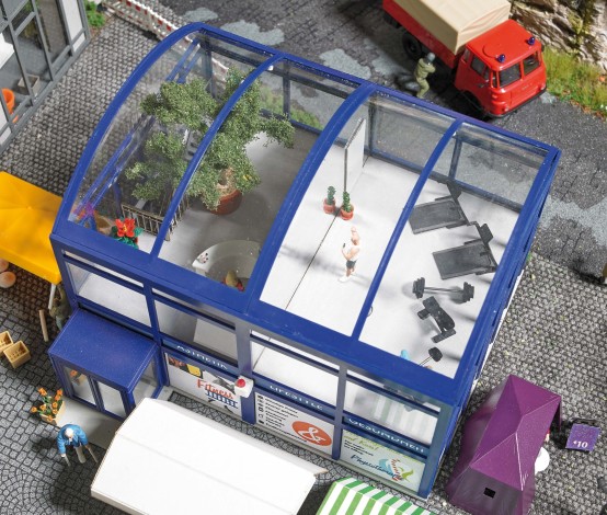 Preview: BUSCH 1961 H0 Fitnessstudio 