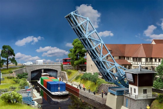 Preview: FALLER 120506 H0 Klappbrücke mit Antrieb 