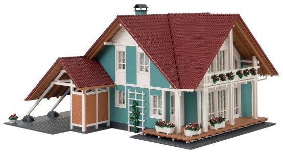 Preview: FALLER 191815 H0 Wohnhaus mit Carport 