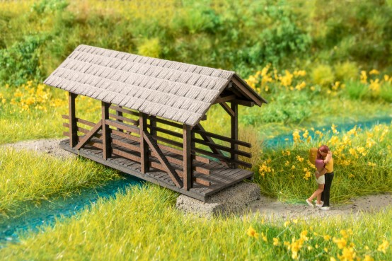 NOCH 14372 H0 Überdachte Fußgänger-Brücke 