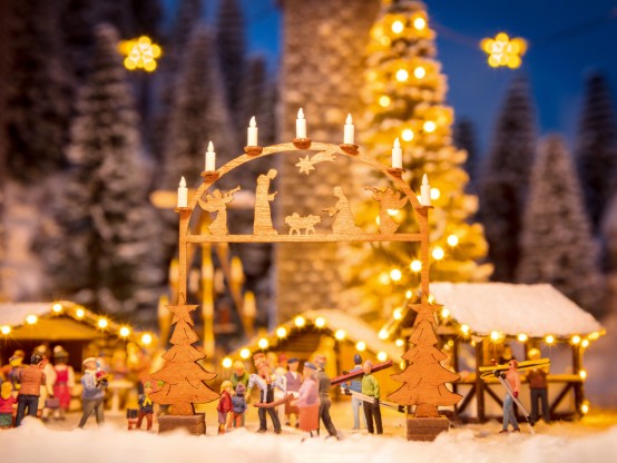 NOCH 14681 N Weihnachtsmarkt-Eingangsbogen 