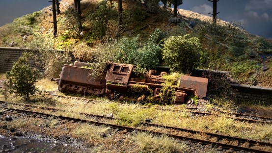 NOCH 60763 H0 Vergessener Ort „Lokomotive“ 