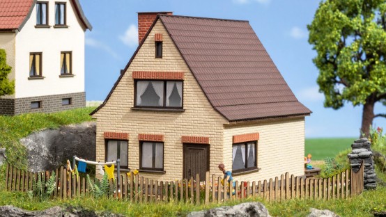 NOCH 66604 H0 Kleines Siedlungshaus 