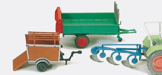 Preiser 17918 H0 Anbaupflug, Dungstreuer, Anhänger Schweinetransport (Fertigmodell)