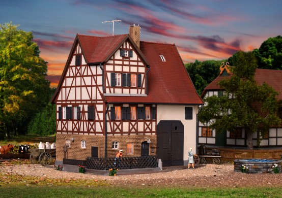 Preview: Kibri 38161 H0 Schwäbisches Bauernhaus 