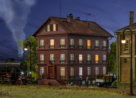 Preview: Vollmer 43805 H0 Eisenbahner-Wohnhaus 