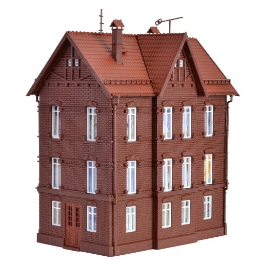 Preview: Vollmer 43806 H0 Eisenbahner-Wohnhaus mit First 