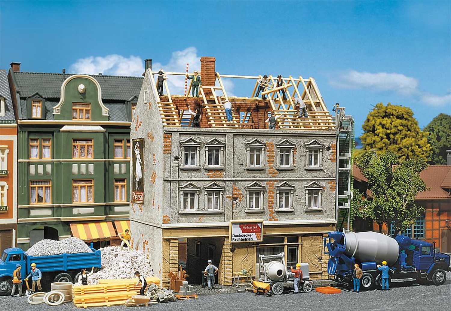 FALLER 130456 H0 Stadthaus in Renovierung 