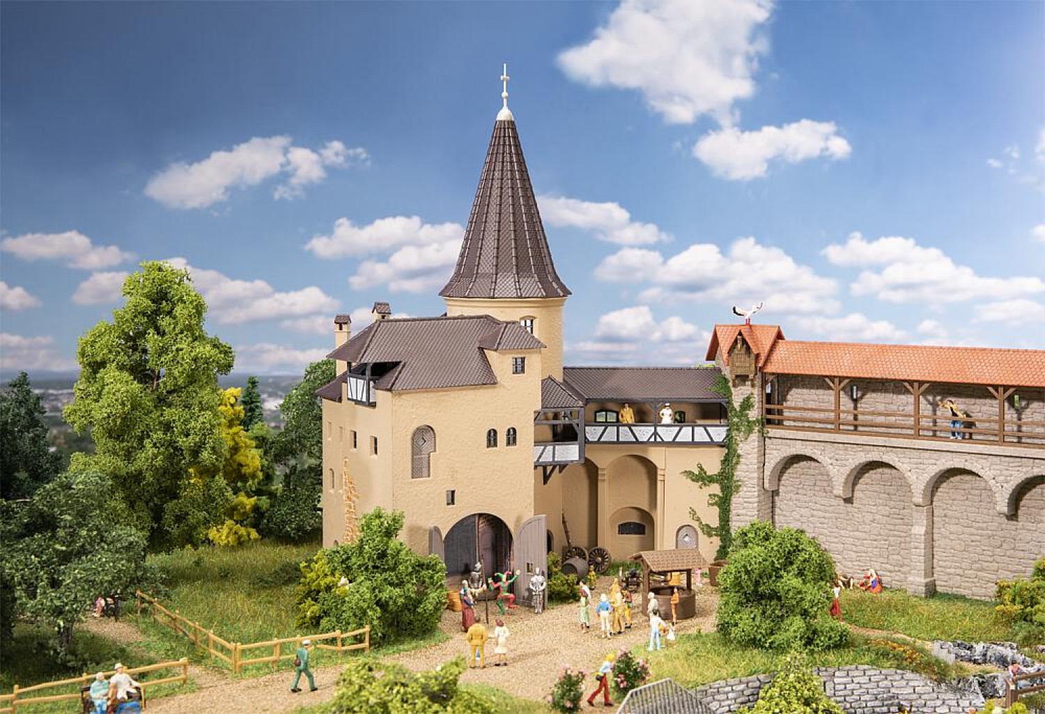 FALLER 130825 H0 Pulverturm mit Wehrgang 