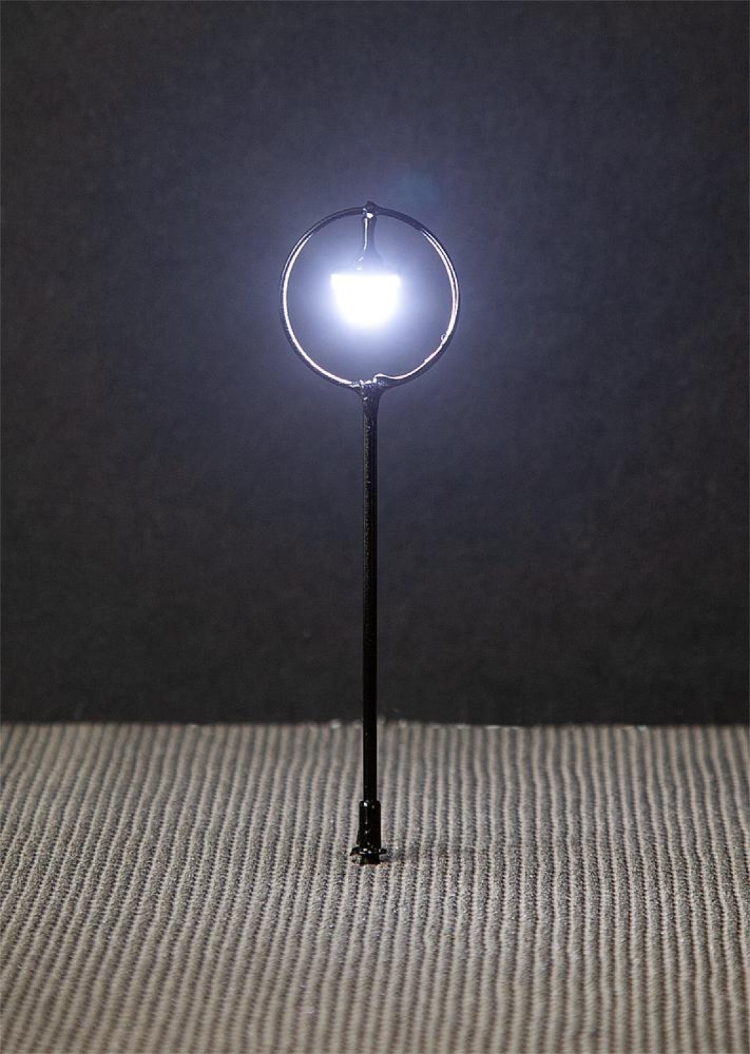 FALLER 180205 H0 LED Kugel-Hängeleuchte 