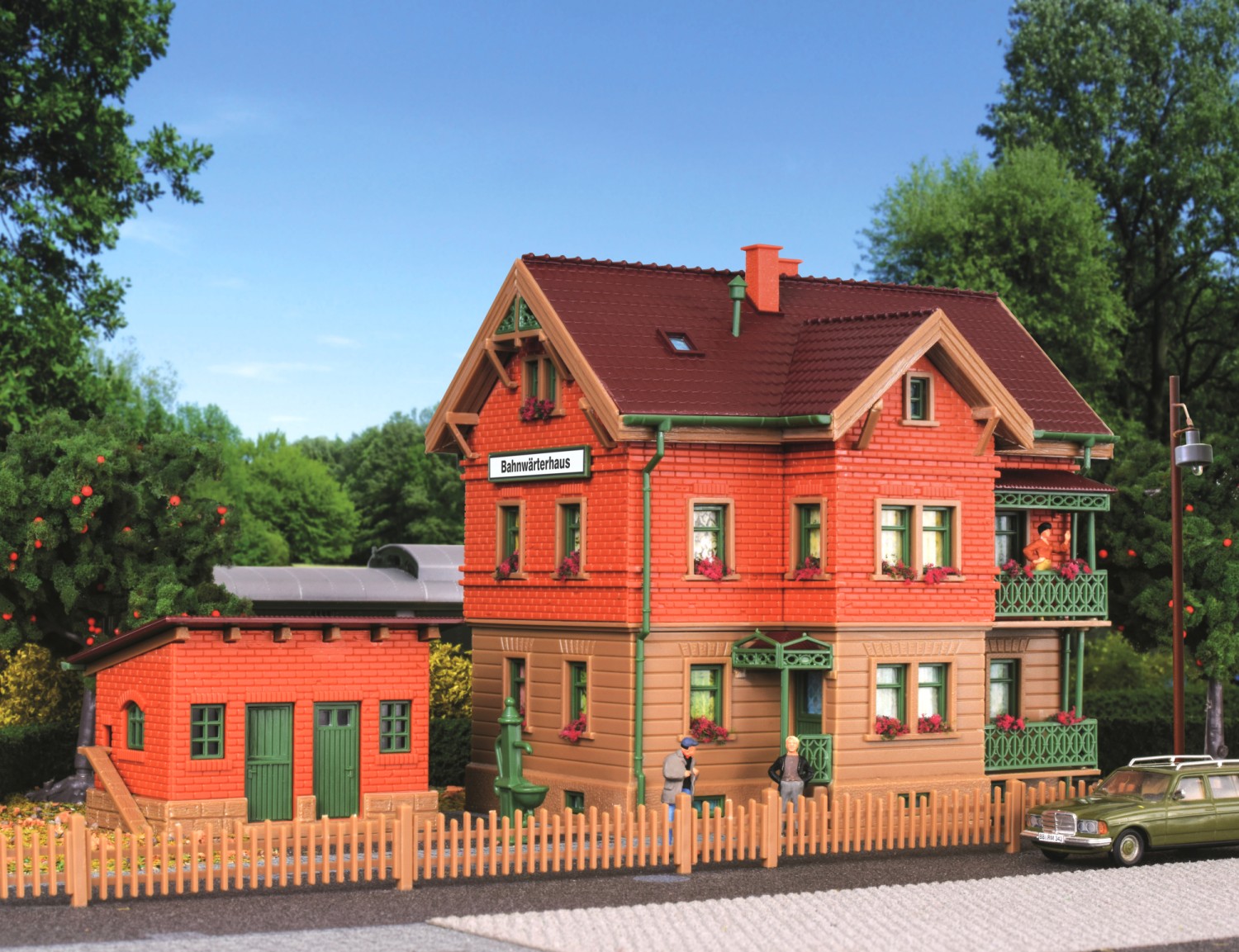 Vollmer 43529 H0 Bahnwärterhaus Esslingen mit Hühnerstall 