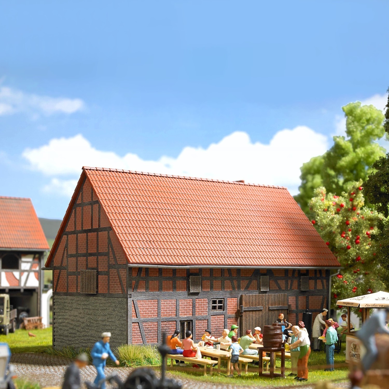 BUSCH 1506 H0 Scheune mit kleinem Stall 
