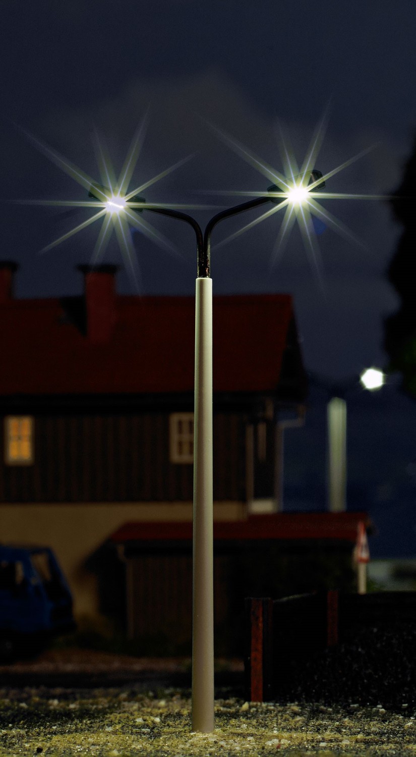 BUSCH 4169 H0 Betonmast mit 2 Leuchten 