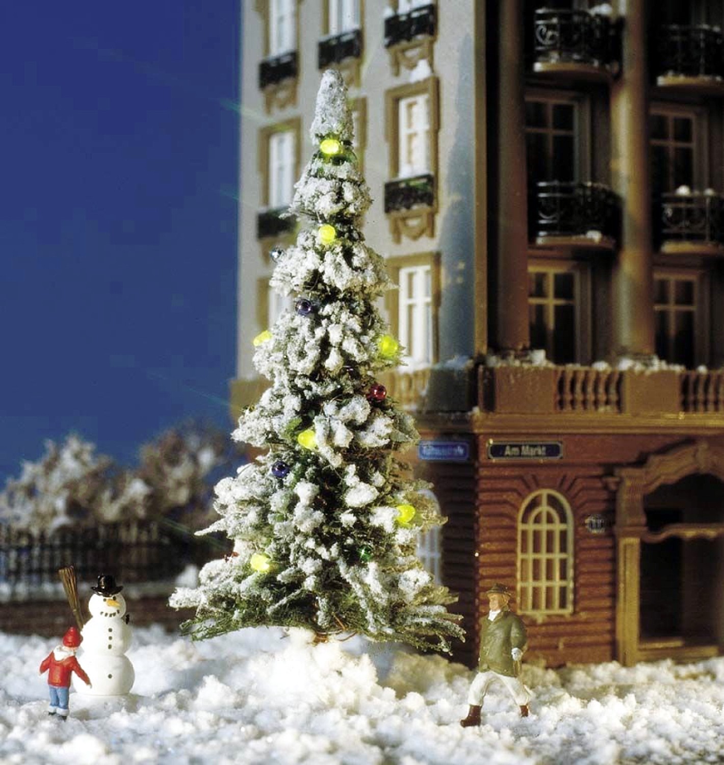 BUSCH 5409 H0 Weihnachtsbaum mit LED-Beleuchtung 
