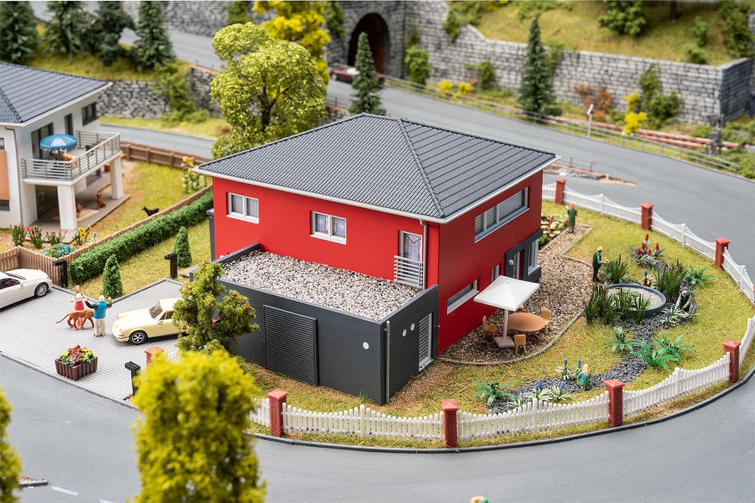 FALLER 130743 H0 WeberHaus CityLife, rot 