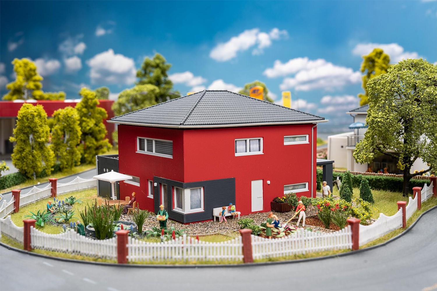 FALLER 130743 H0 WeberHaus CityLife, rot 