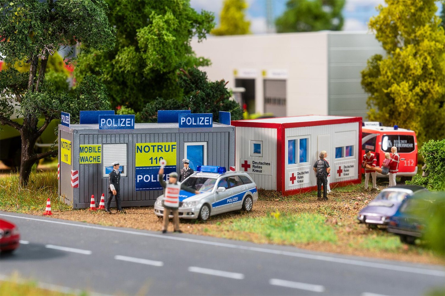 FALLER 180338 H0 Bürocontainer Polizei und DRK 