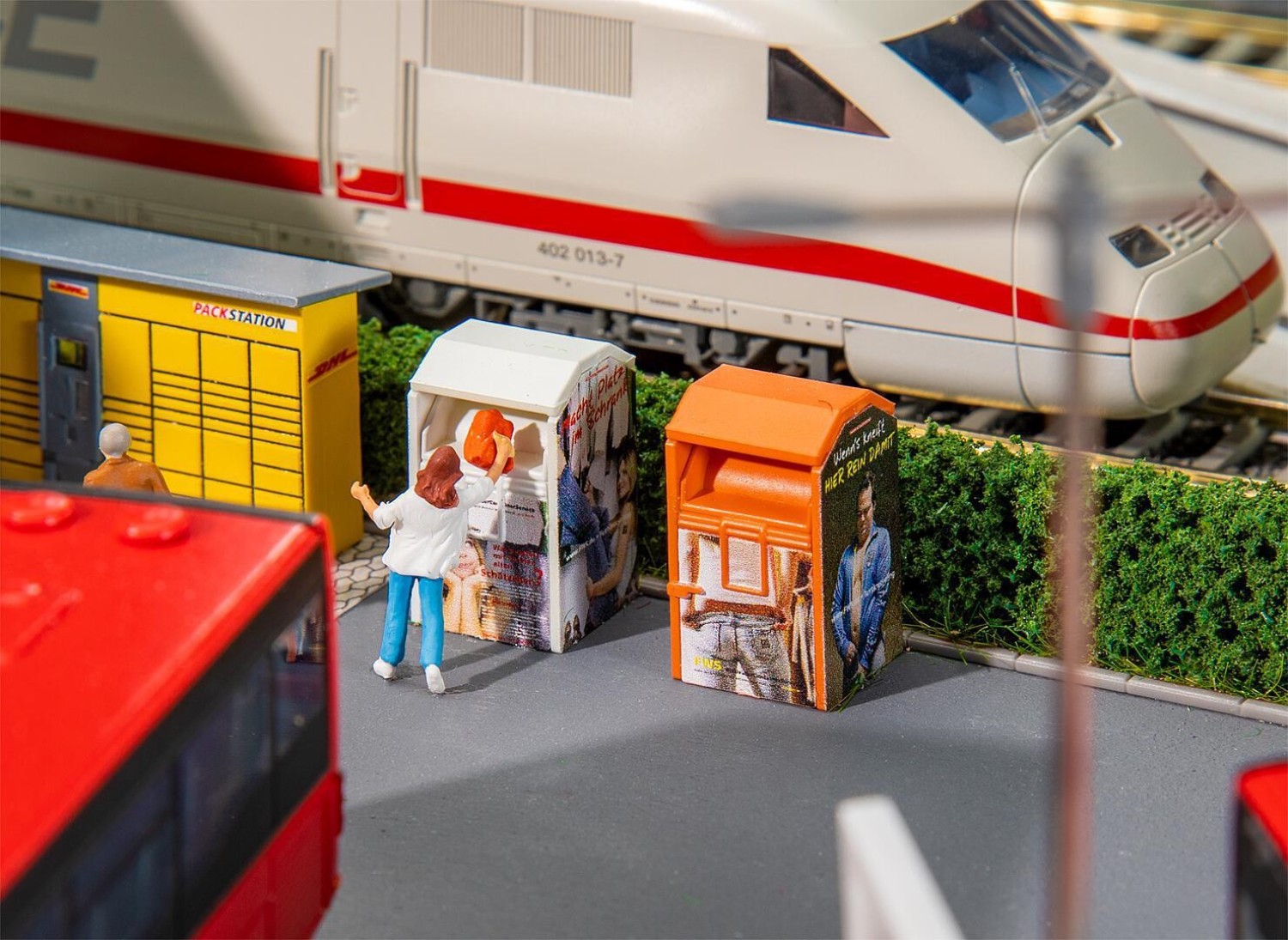 FALLER 180341 H0 4 Altkleidercontainer 